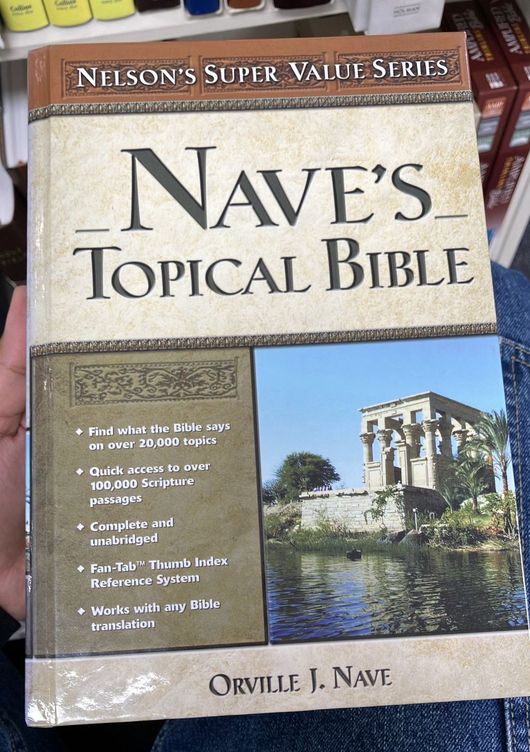 Naves Topical Bible NSVS HC.