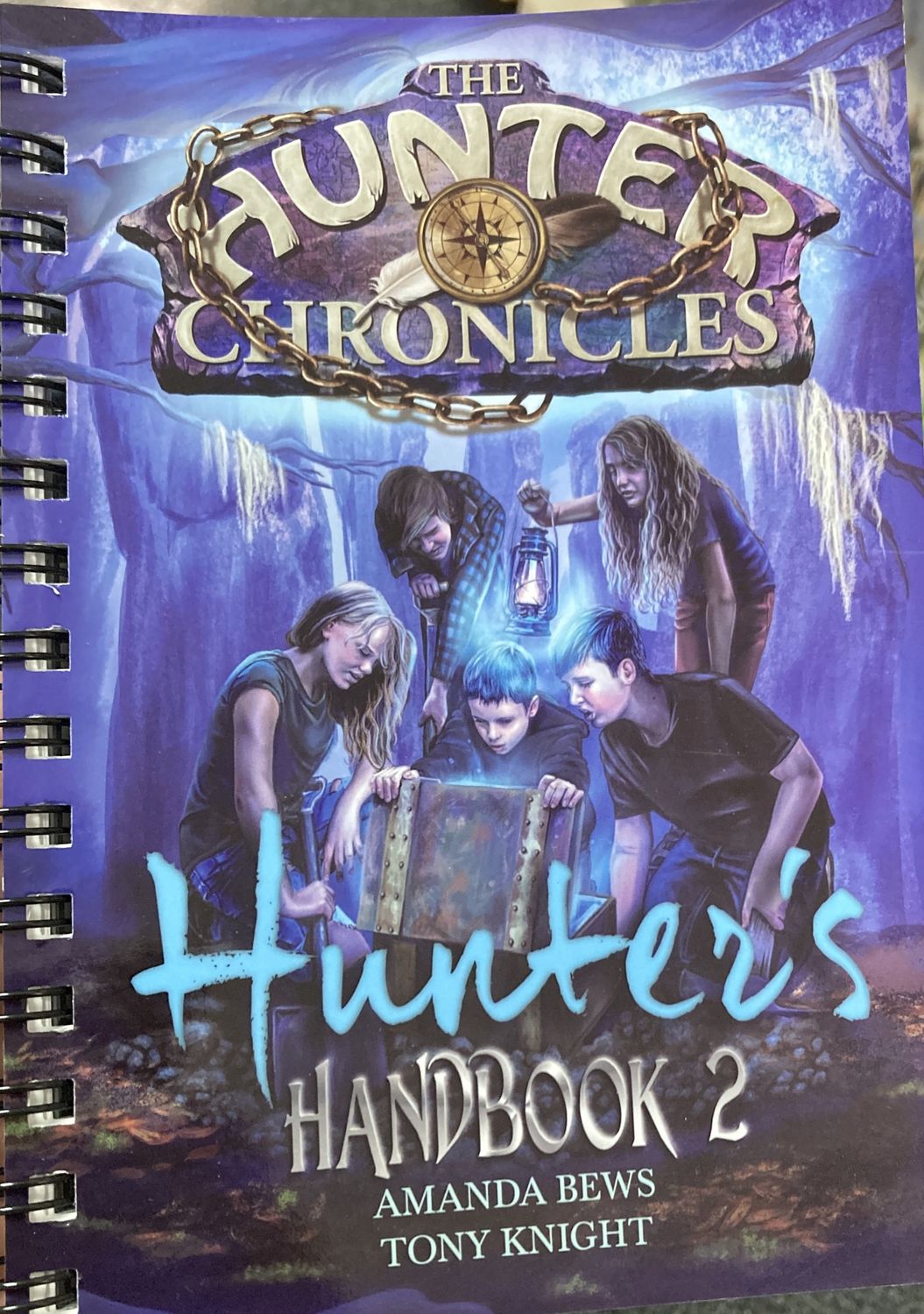 Hunter&#39;s Handbook 2 (Hunter Chronicles)