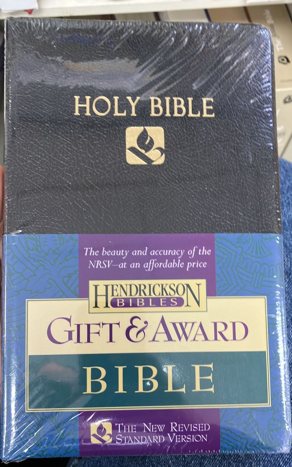 NRSV Bible Gift &amp; Award Im Leather Black.