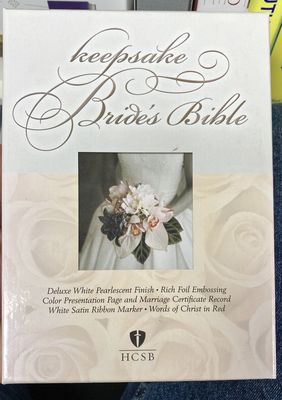 Keepsake Bride’s Bible White Pearlescent.