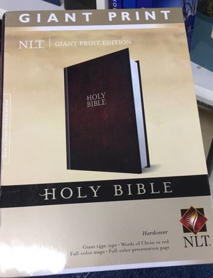 NLT Holy Bible Giant Print H/C.