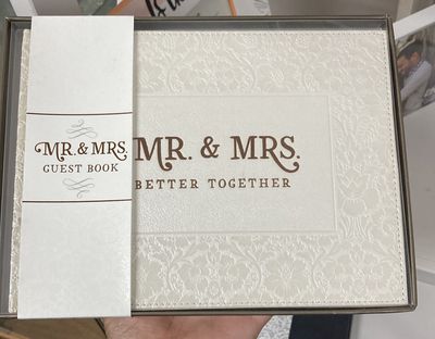 Guest Book Medium Mr &amp; Mrs White LL.