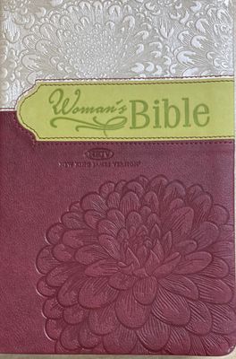 NKJV Women&#39;s Bible Cream/Burgundy