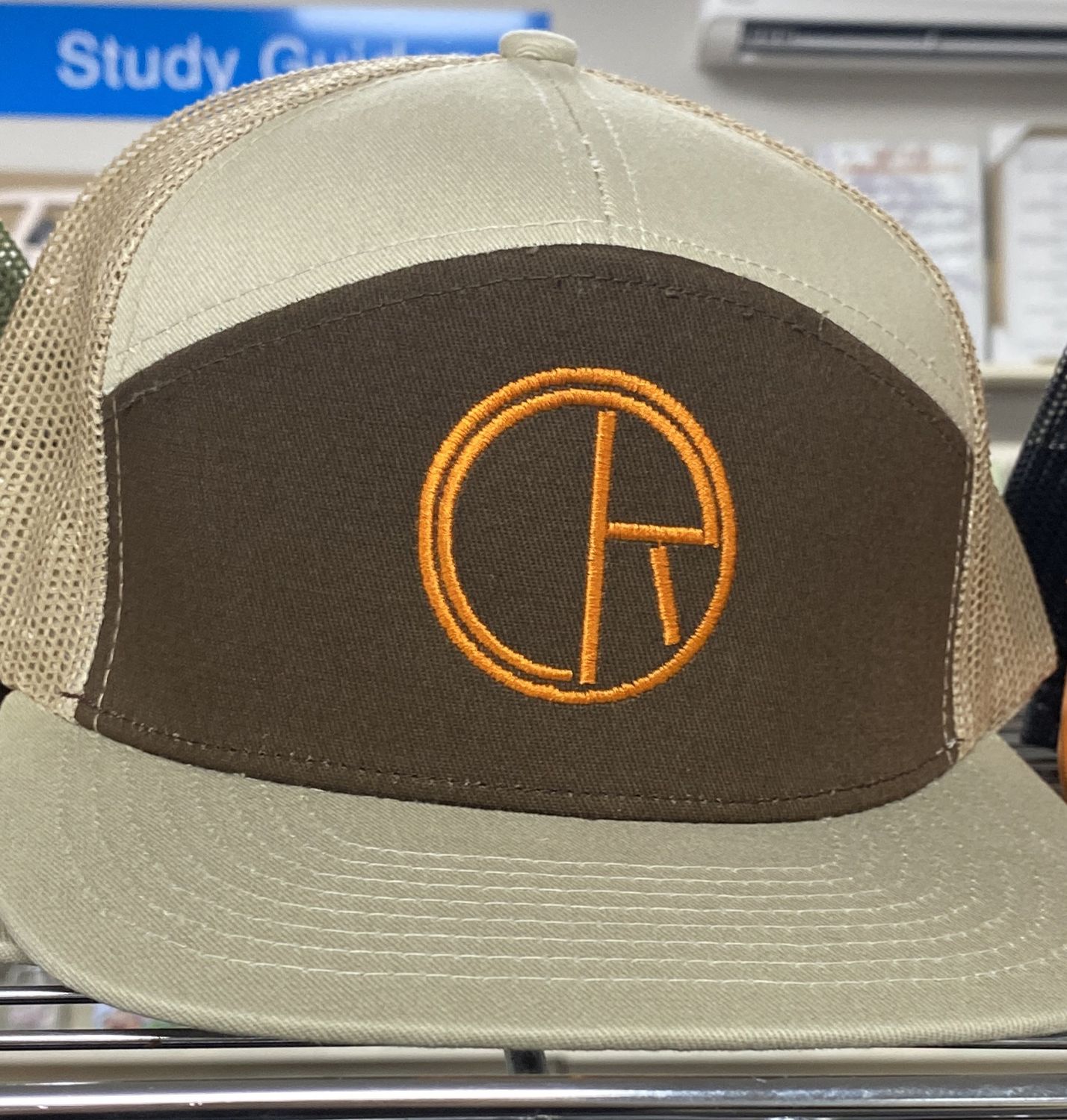 CAP SNAP BACK ORA DESIGN BEIGE/BROWN
