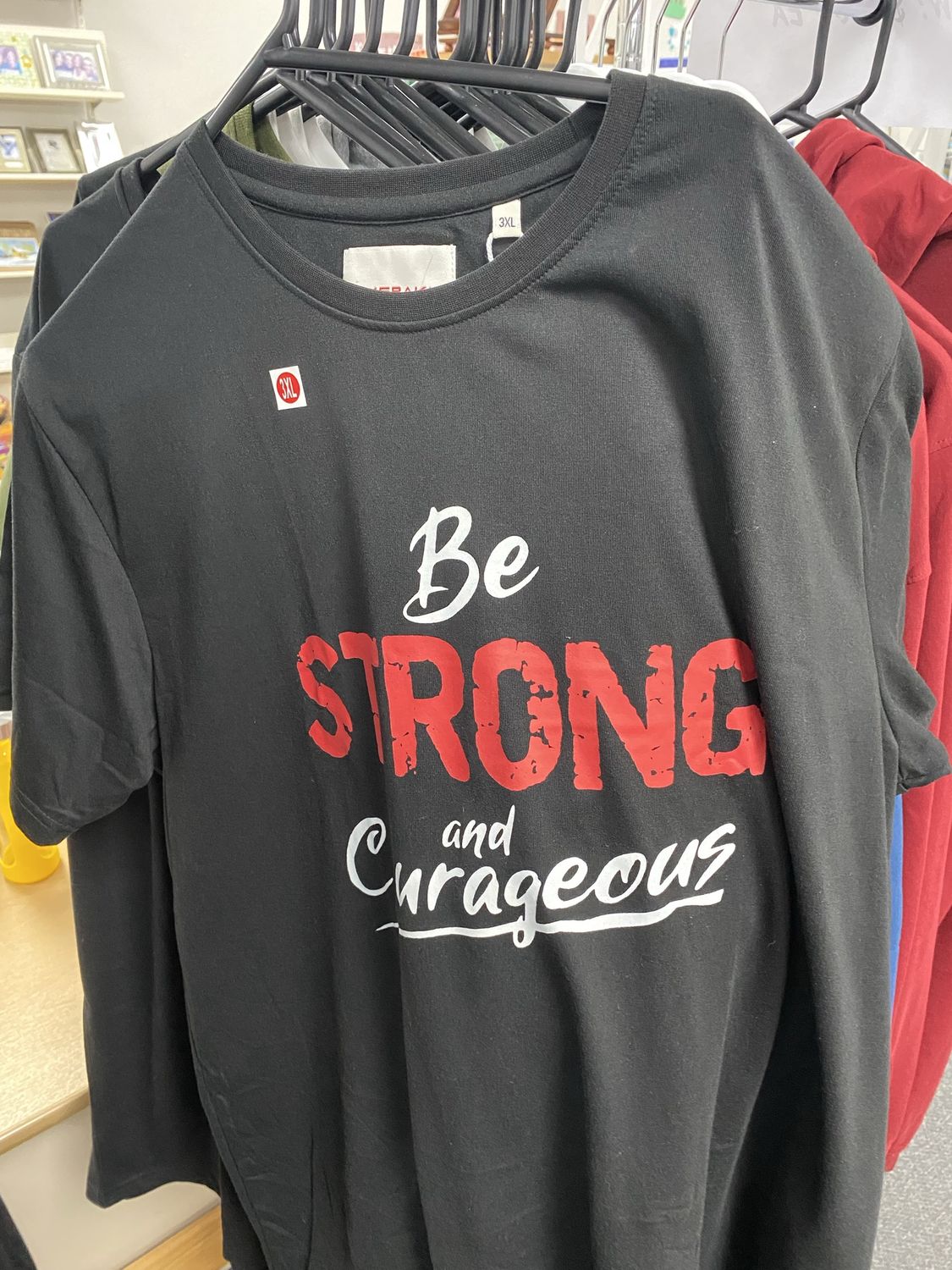 Tshirt Be Strong &amp; Courageous Black LGE