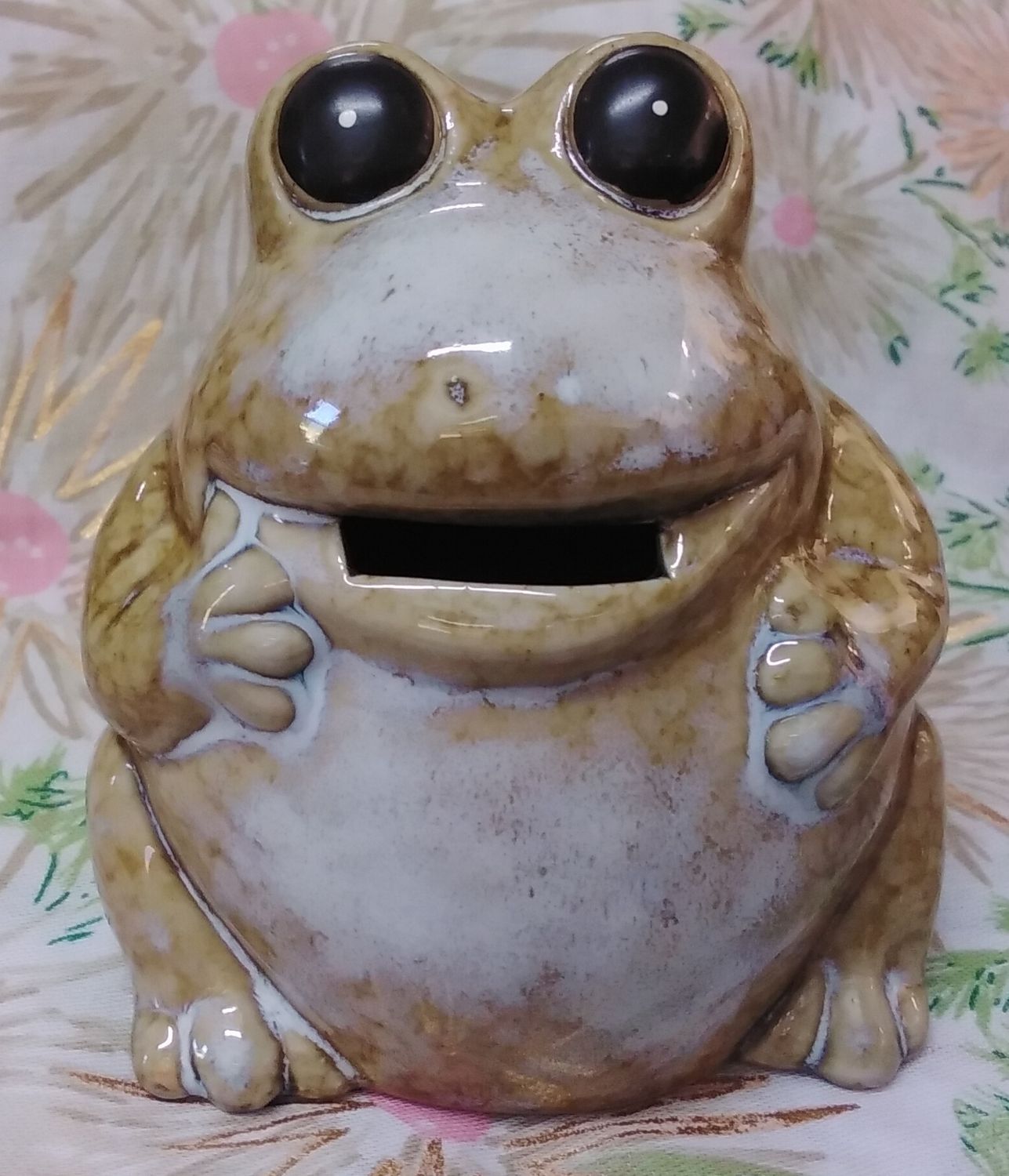 Pottery frog money box