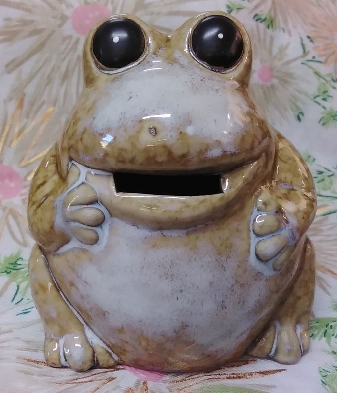 Pottery frog money box