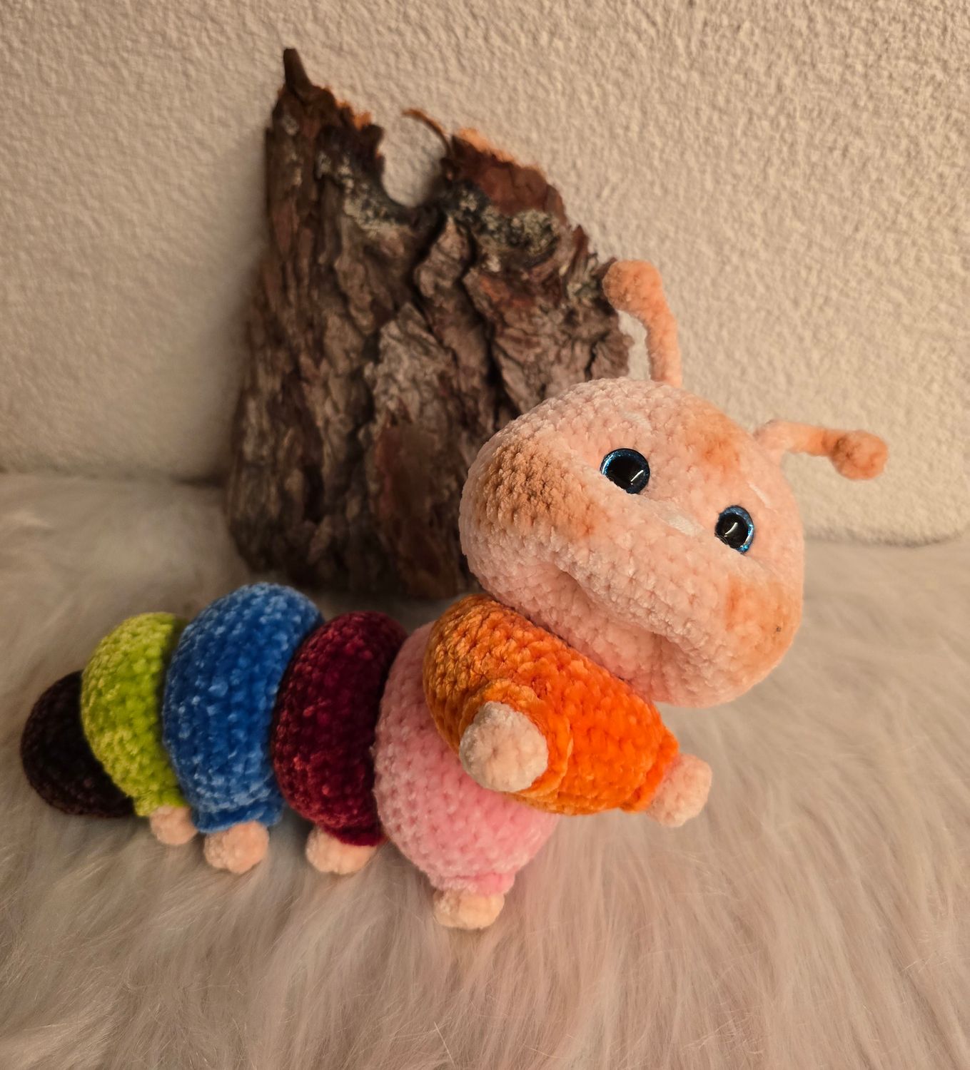 Raupe &quot;Lily&quot; mit beweglichen Gliedern