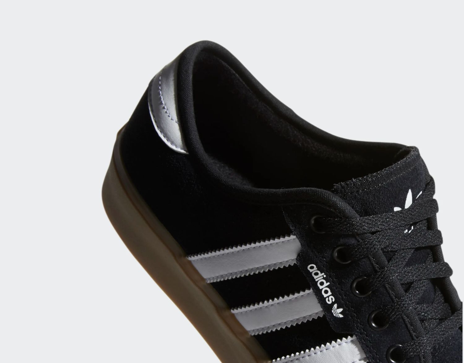 ADIDAS SEELEY XT- BLACK/WHITE/GUM