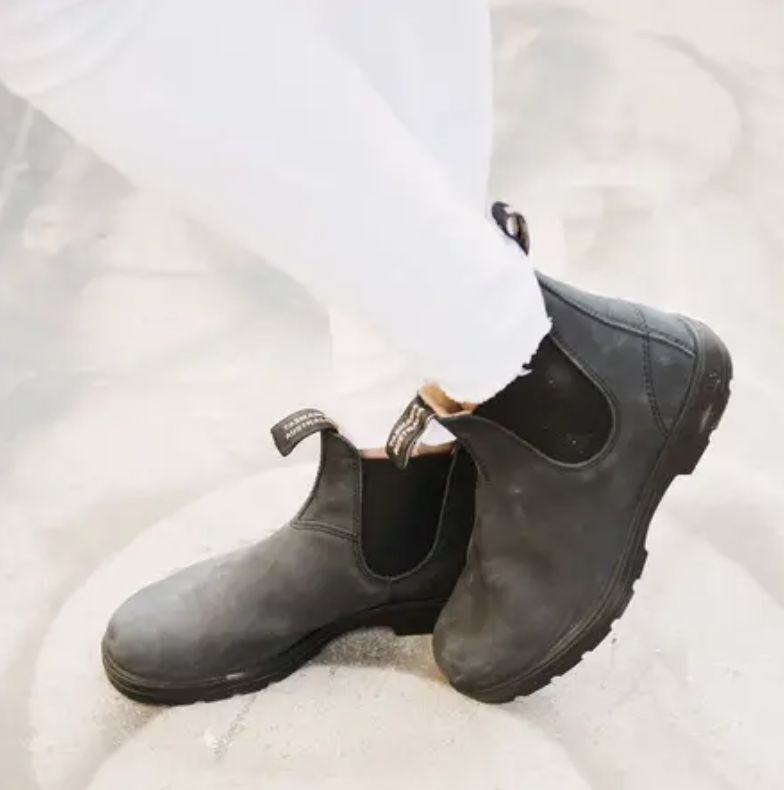 BLUNDSTONE UNISEX ELASTIC SIDED BOOT - RUSTIC BLACK