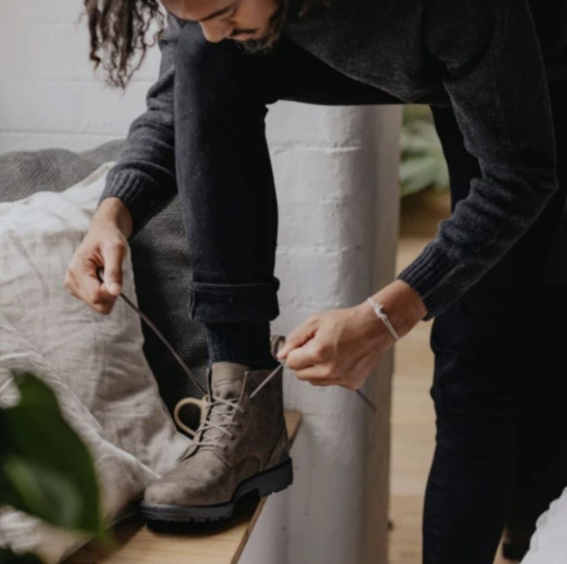 BLUNDSTONE #1930 LACE UP LEATHER BOOT - RUSTIC BROWN