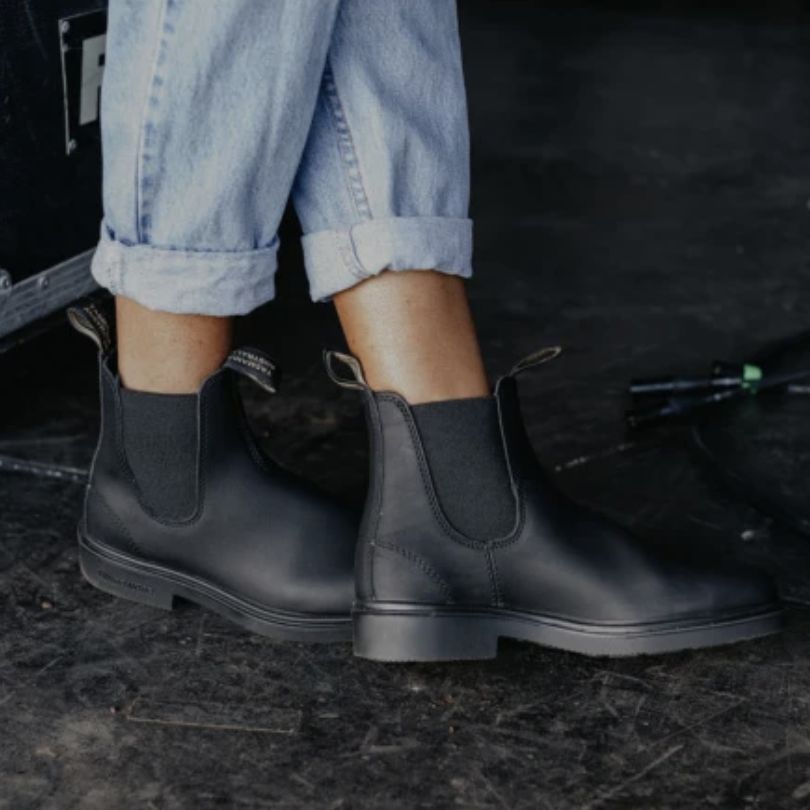 BLUNDSTONE #063 ELASTIC SIDED DRESS BOOT - BLACK