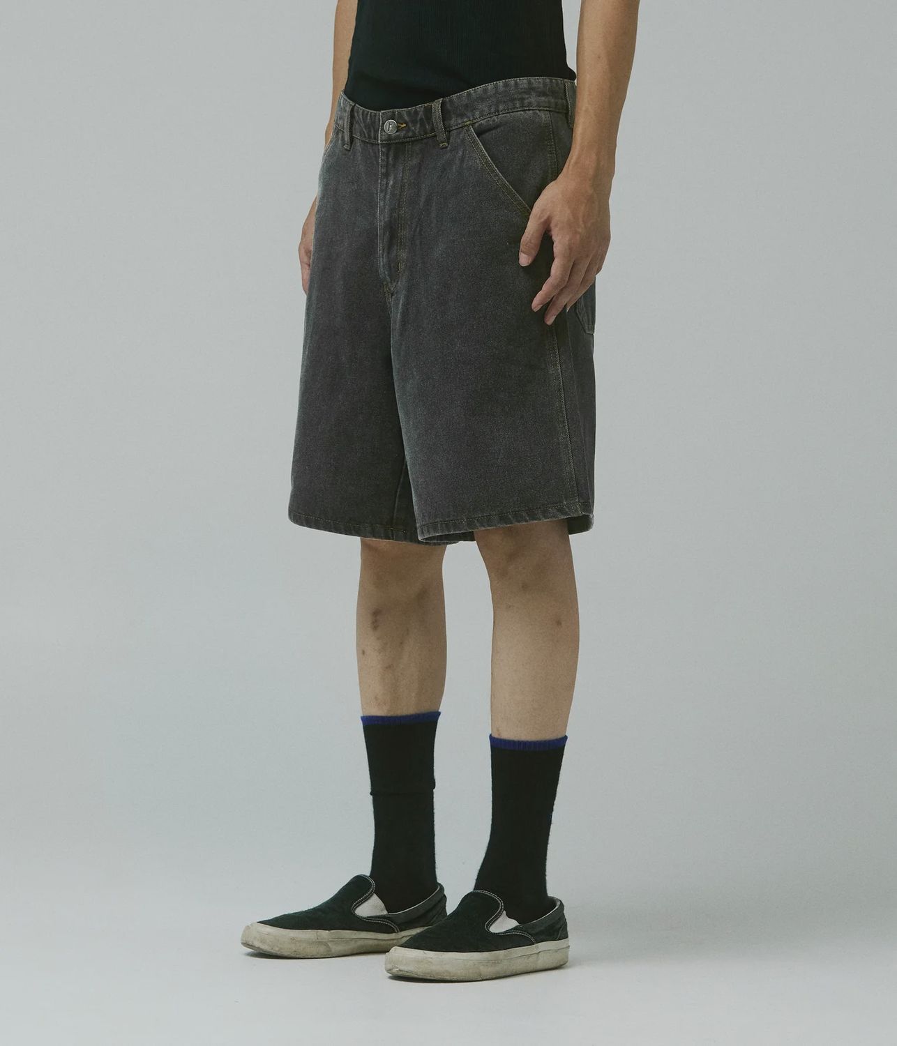 FORMER MENS REYNOLDS 21&#39; DENIM SHORT - WASHED BLACK