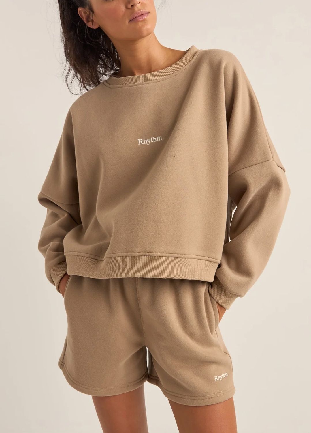 RHYTHM WOMENS LOGO CREW NECK FLEECE - TAUPE