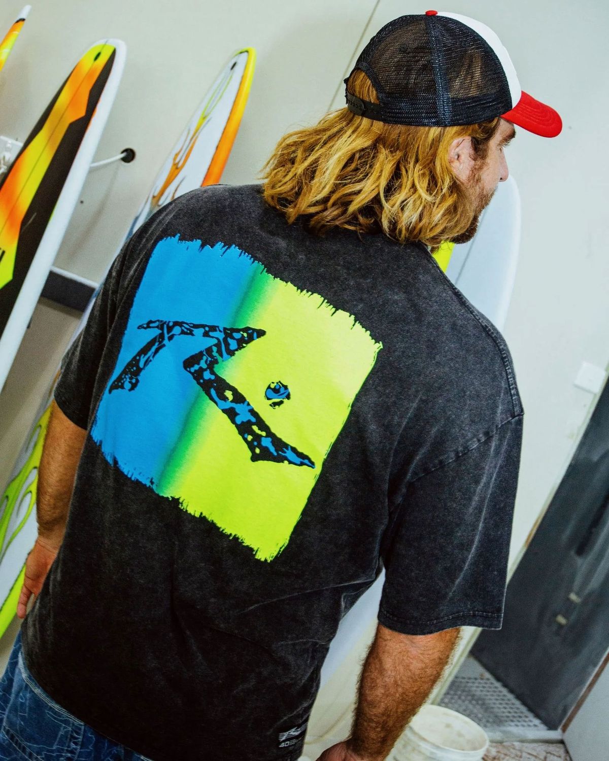 RUSTY MENS TECHNICOLOUR SS TEE - WASHED BLACK