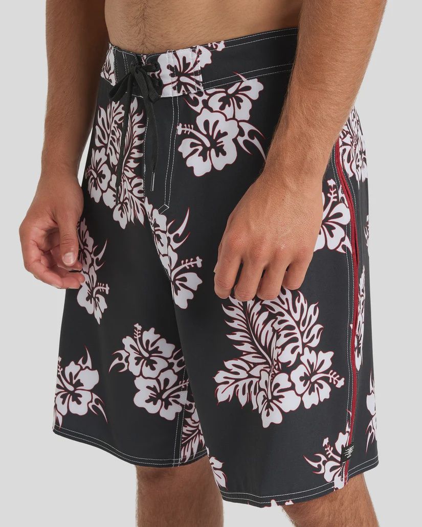 QUIKSILVER MENS MERCURY CORE 20 BOARDSHORT - BLACK PAREO CORE