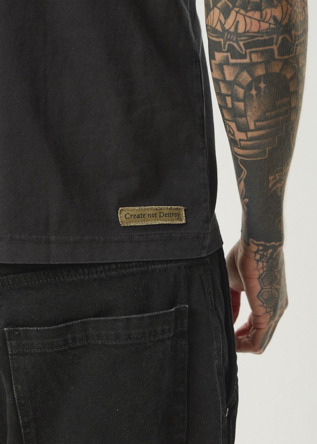 AFENDS MENS SPINAL BOXY SS TEE - STONE BLACK