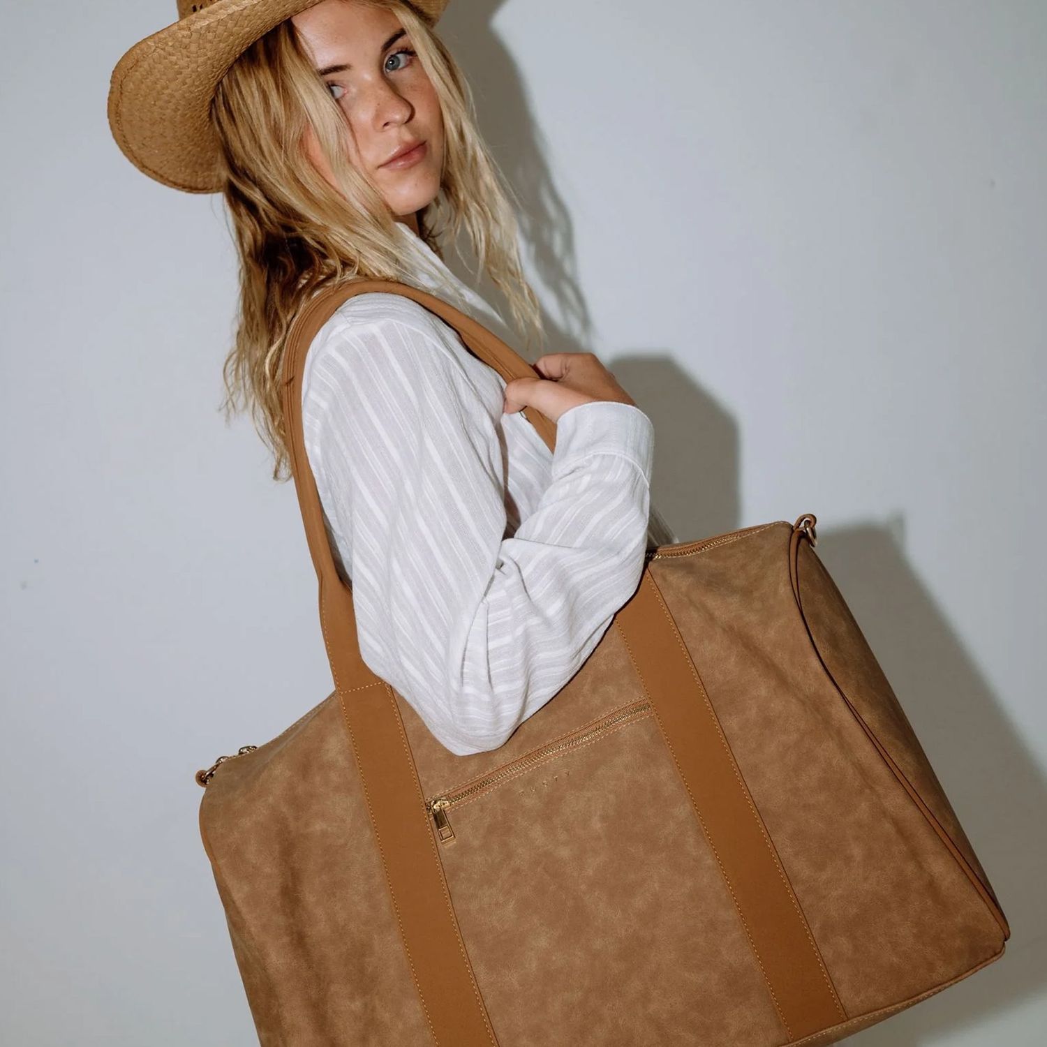 RUSTY WOMENS ARIA SUEDE WEEKENDER BAG - TAN