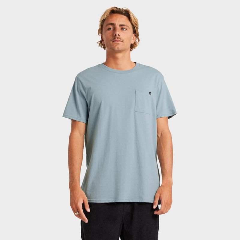 BILLABONG MENS PREMIUM POCKET SS TEE - DUSTY BLUE
