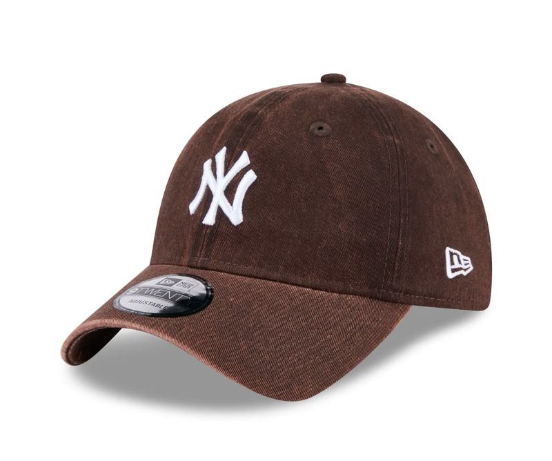 NEW ERA 9 TWENTY SNAPBACK - NEW YORK YANKEES MBL - SNOW WASH SEASONAL BURNT WOOD