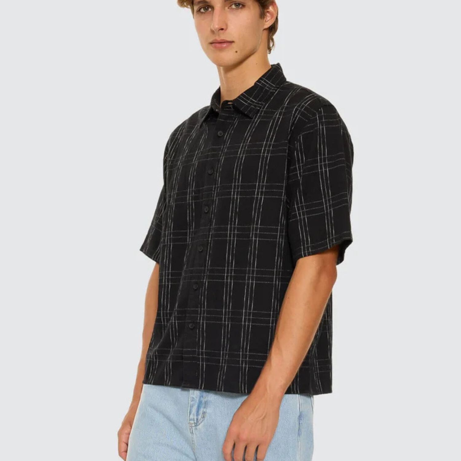 THRILLS MENS BUILT TO WIN SHORT CROPPED SLEEVE SHIRT - BLACK