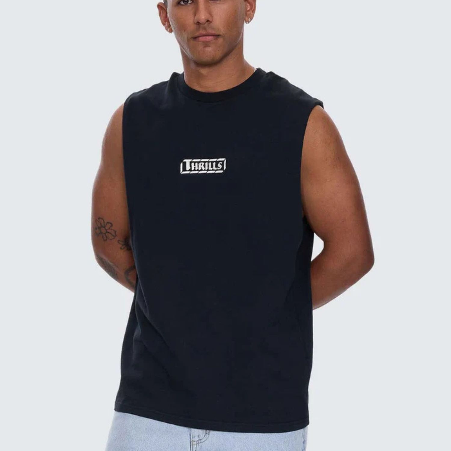 THRILLS MENS CALM STATE EMBRO BOX FIT OVERSIZE CROPPED MUSCLE TEE - WASHED BLACK