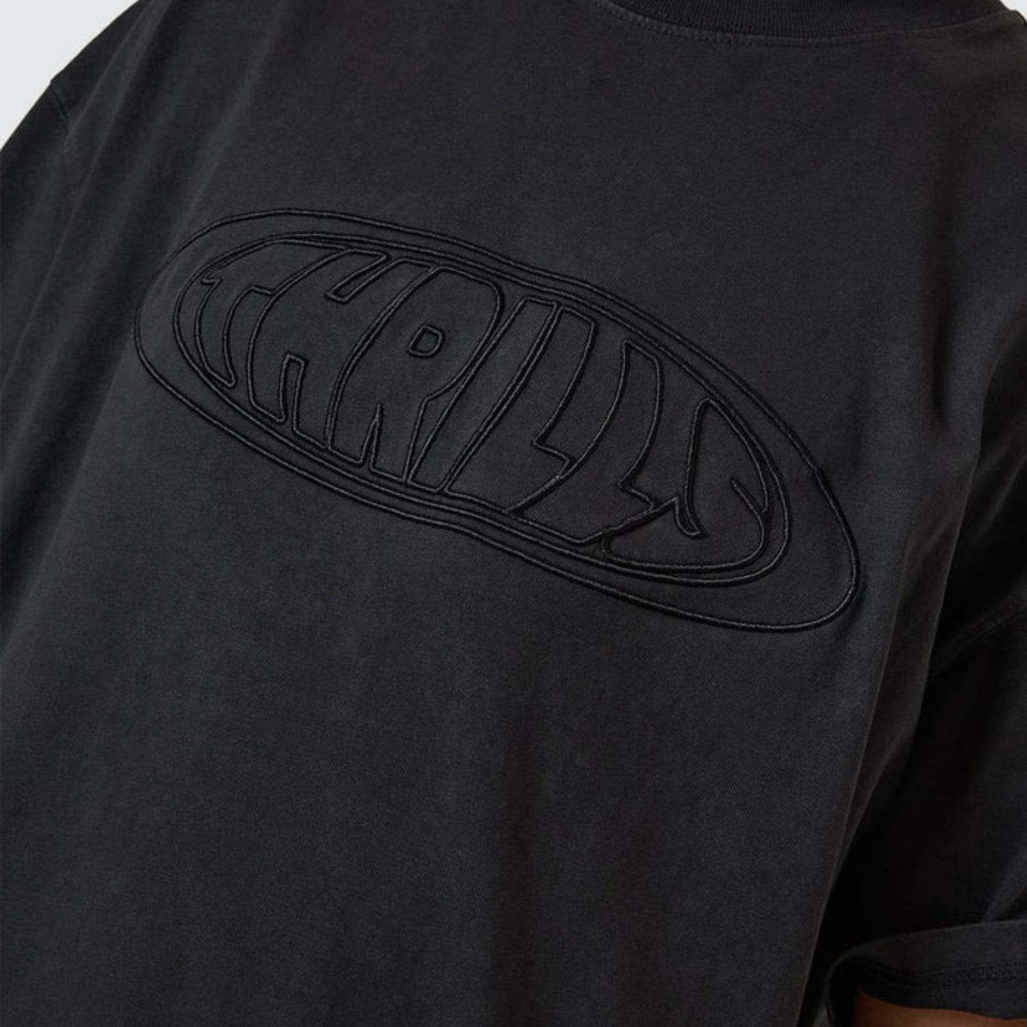 THRILLS MENS SHADOWLESS EMBRO OVERSIZE BOX FIT SS TEE - PIRATE BLACK