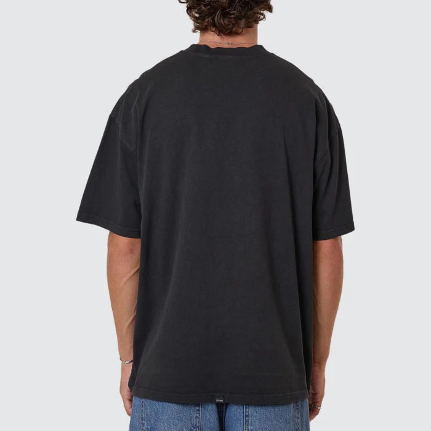 THRILLS MENS SHADOWLESS EMBRO OVERSIZE BOX FIT SS TEE - PIRATE BLACK