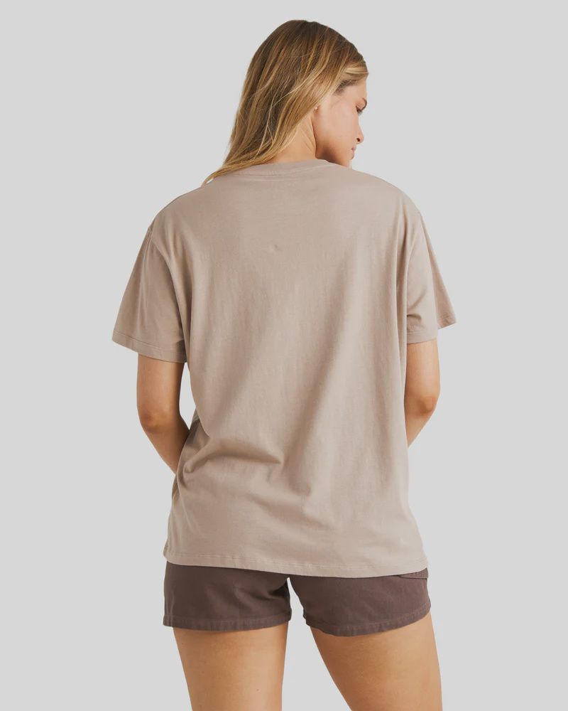 BILLABONG LADIES EMERALD ISLAND S/S TEE - COBBLESTONE