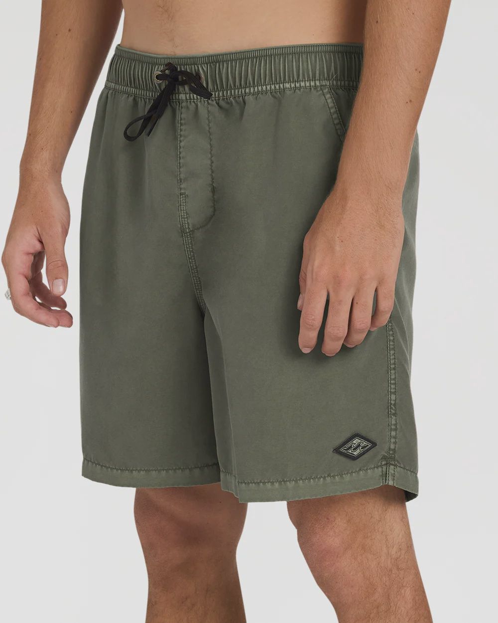 BILLABONG MENS ALL DAY OVERDYED LAYBACK SHORT - DARK MILITARY