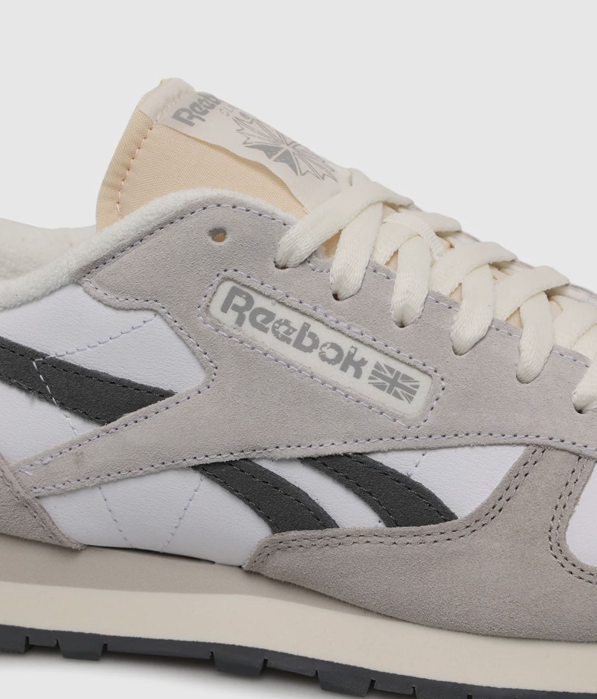 REEBOK UNISEX CLASSIC LEATHER SHOE - WHITE/MOONSTONE/GREY
