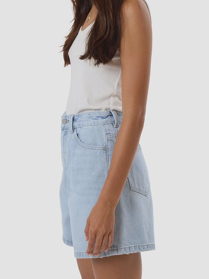 THRILLS LADIES KOKO SHORT - LIGHT ASH BLUE