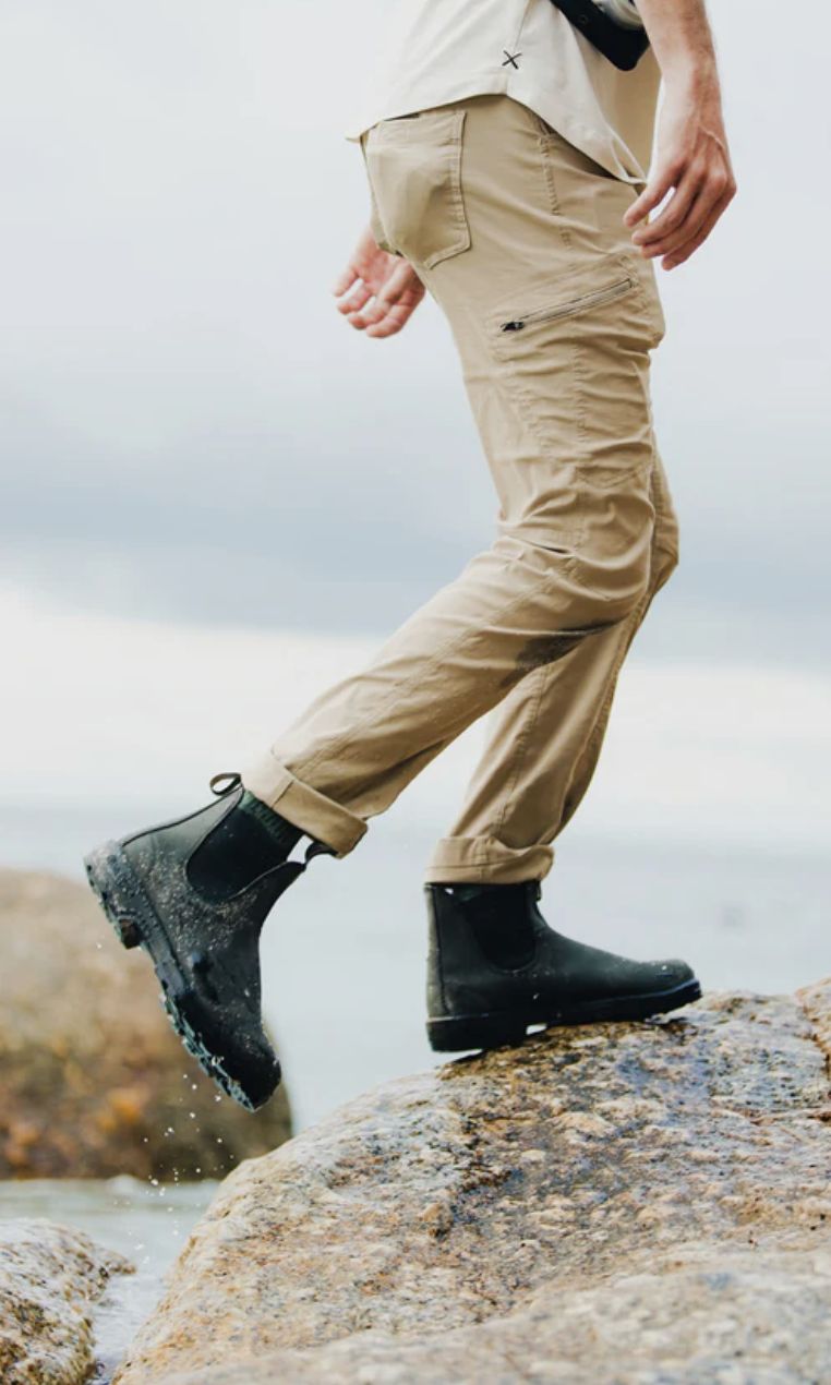 BLUNDSTONE #587 UNISEX ELASTIC SIDED BOOT - RUSTIC BLACK