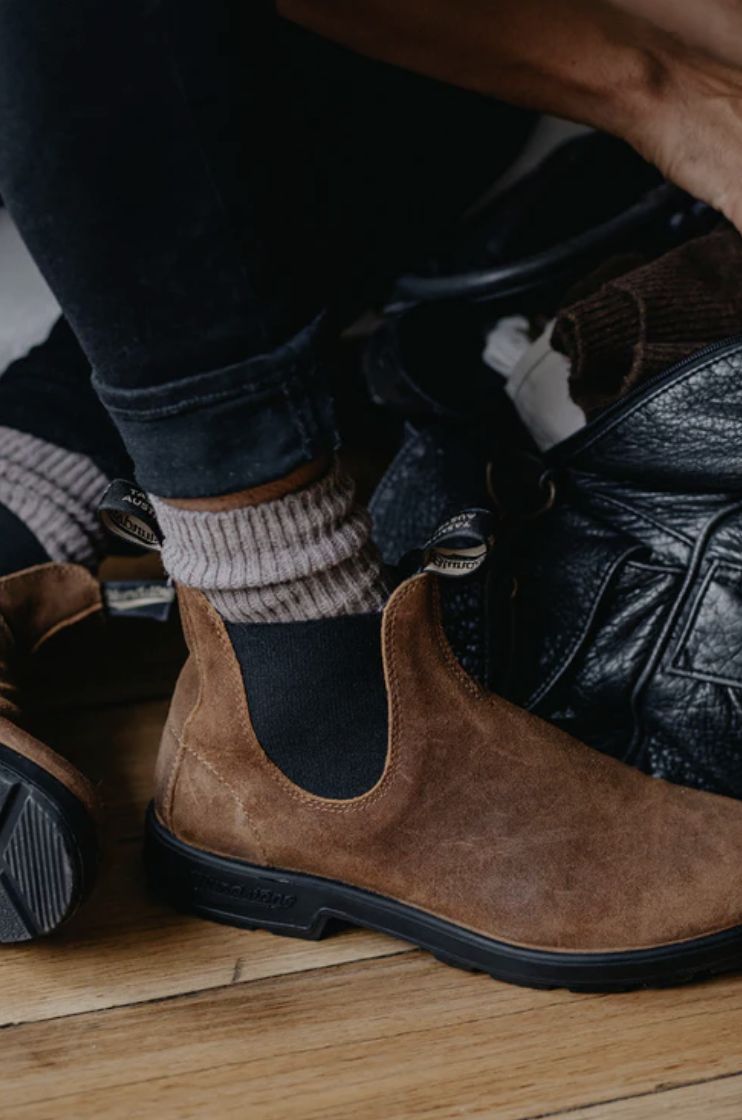 BLUNDSTONE #1911 ELASTIC SIDED SUEDE BOOT- TOBACCO SUEDE
