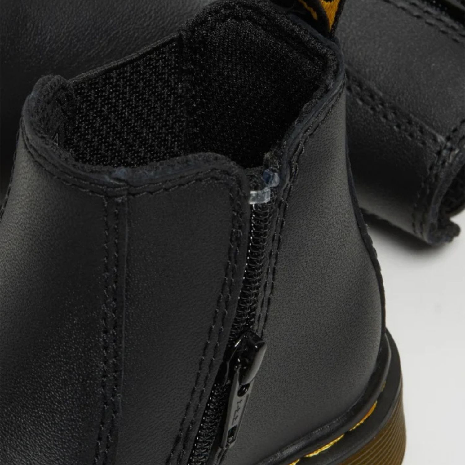 DR MARTENS INFANTS CHELSEA BOOT - BLACK SOFTY