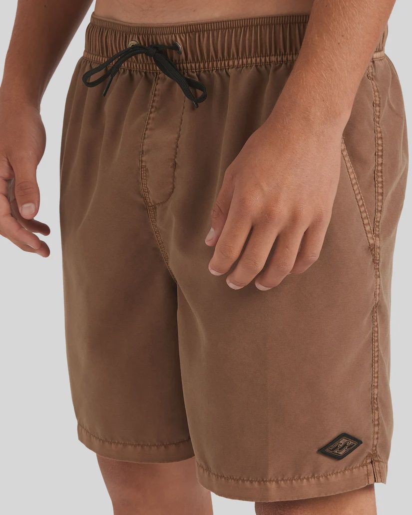 BILLABONG MENS ALL DAY OVERDYED LAYBACK SHORTS - TOBACCO