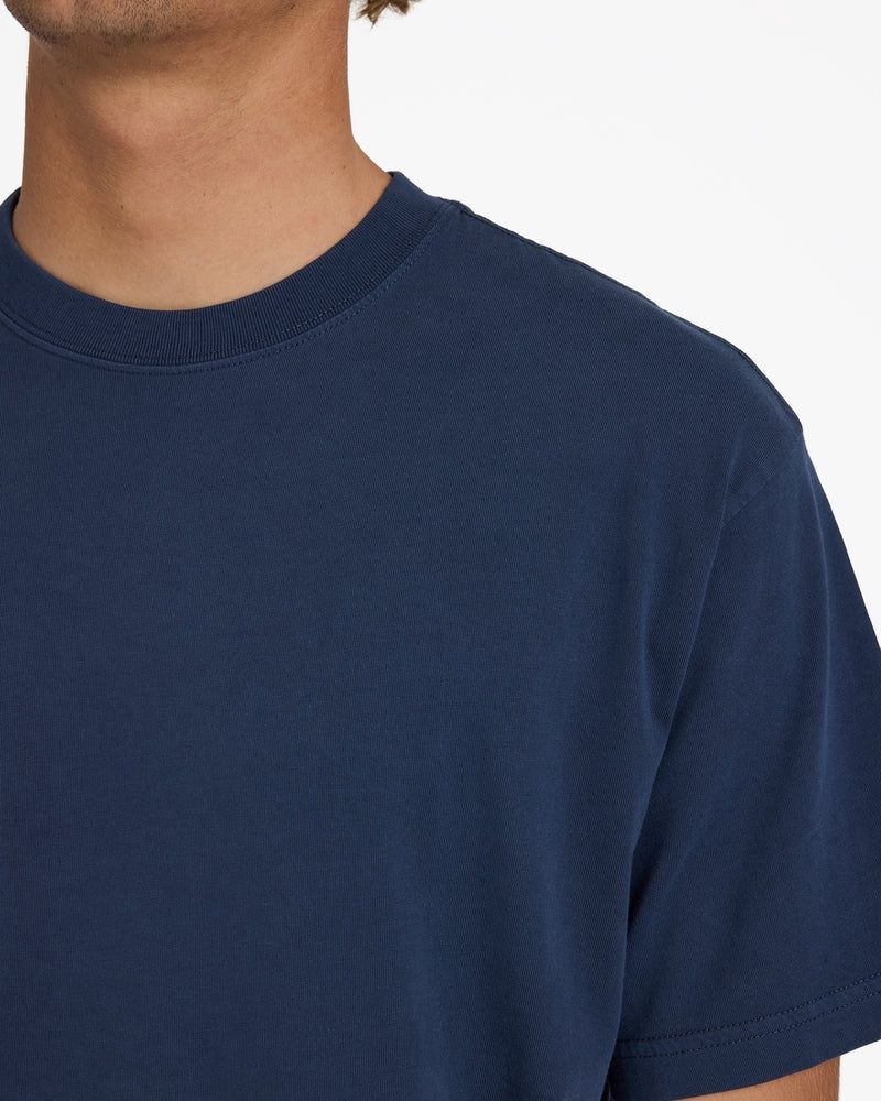 BILLABONG MENS PREMIUM WAVE WASH SS TEE - DUSTY NAVY