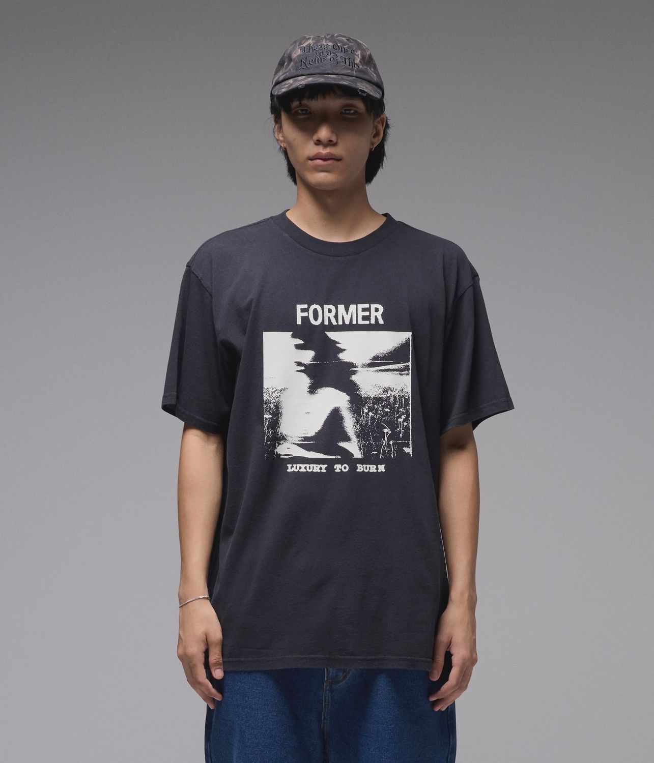 FORMER MENS SHUNNING SS TEE - WASHED BLACK