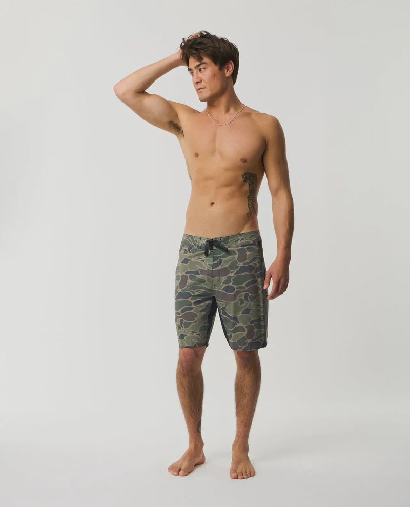 RIP CURL MENS MIRAGE 3-2-ONE ULT EWG BOARDSHORT - CAMO