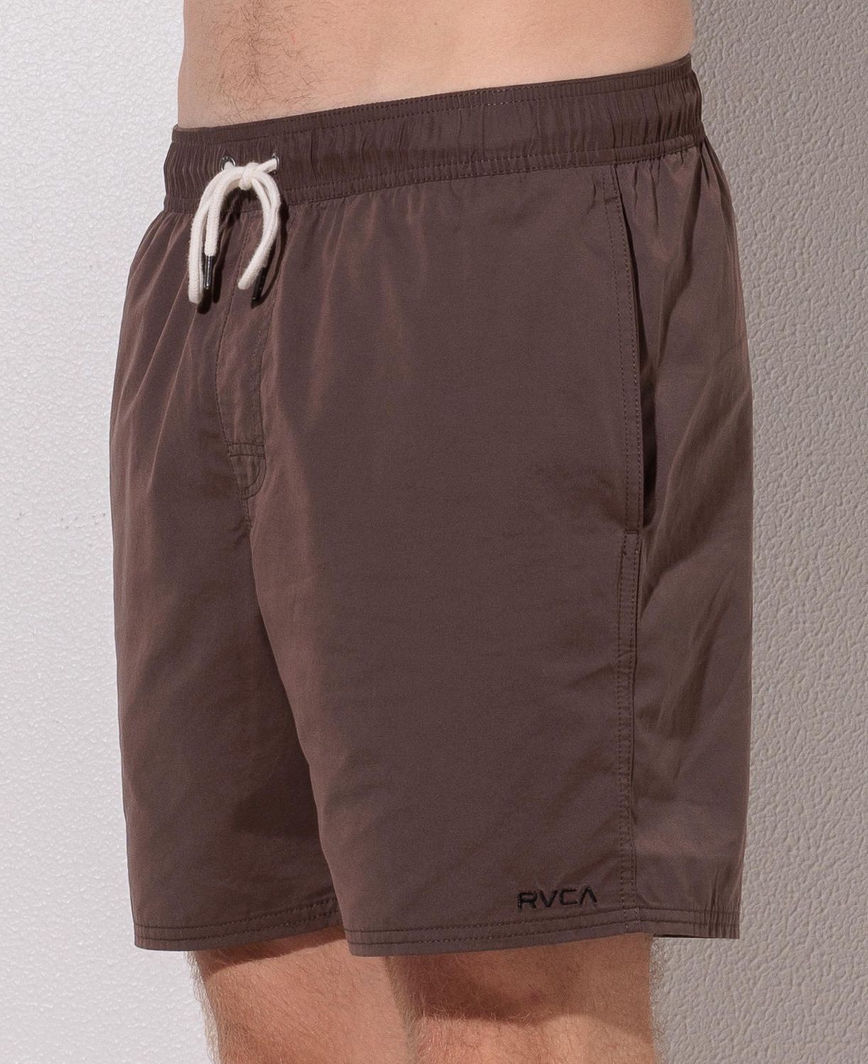 RVCA MENS  OPPOSITES ELASTIC 2 17" SHORT - MOCHA