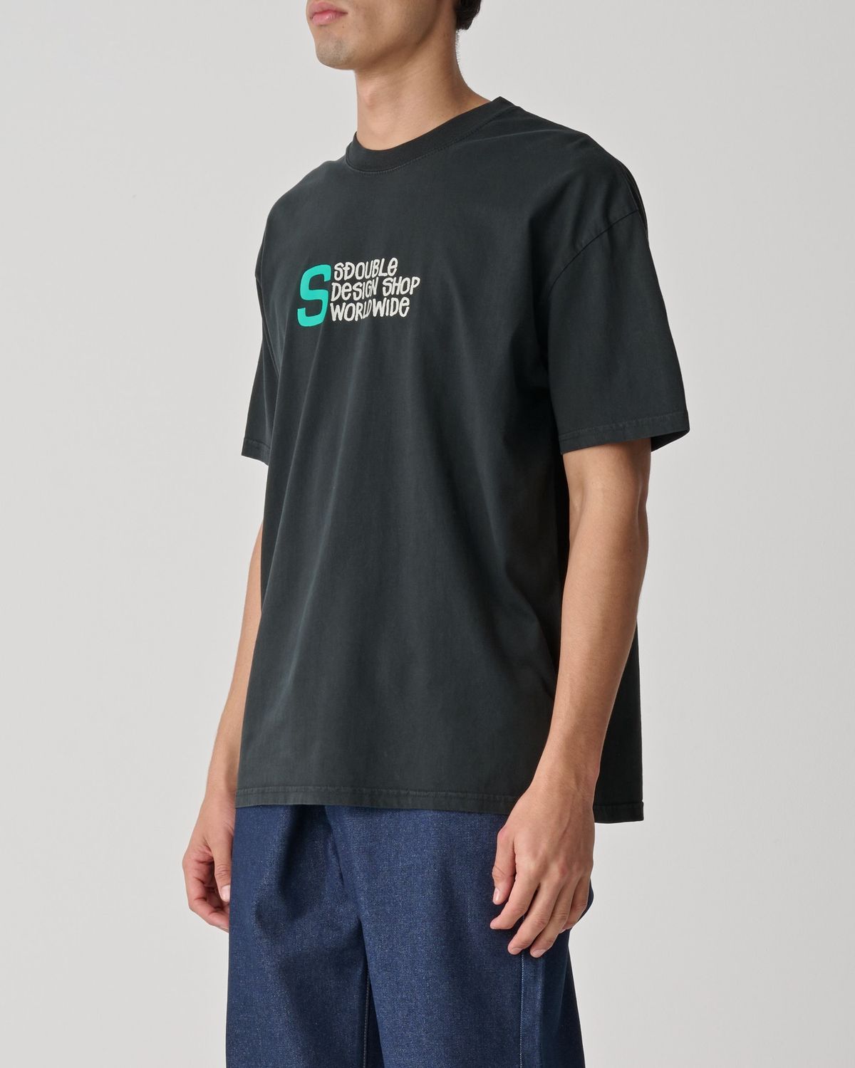 S-DOUBLE MENS  DESIGN SHOP SS TEE - PIGMENT BLACK