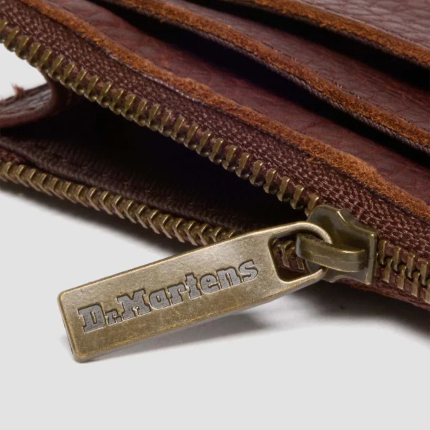 DR MARTEN CARD HOLDER- CASHEW AMBASSADOR