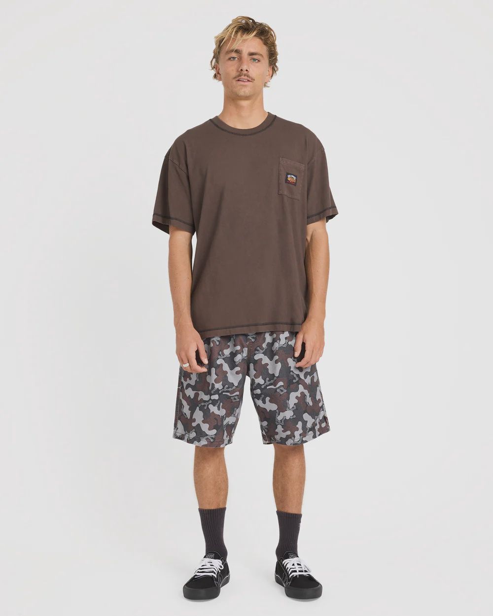 BILLABONG MENS OTIS POCKET SS TEE- CHOCOLATE
