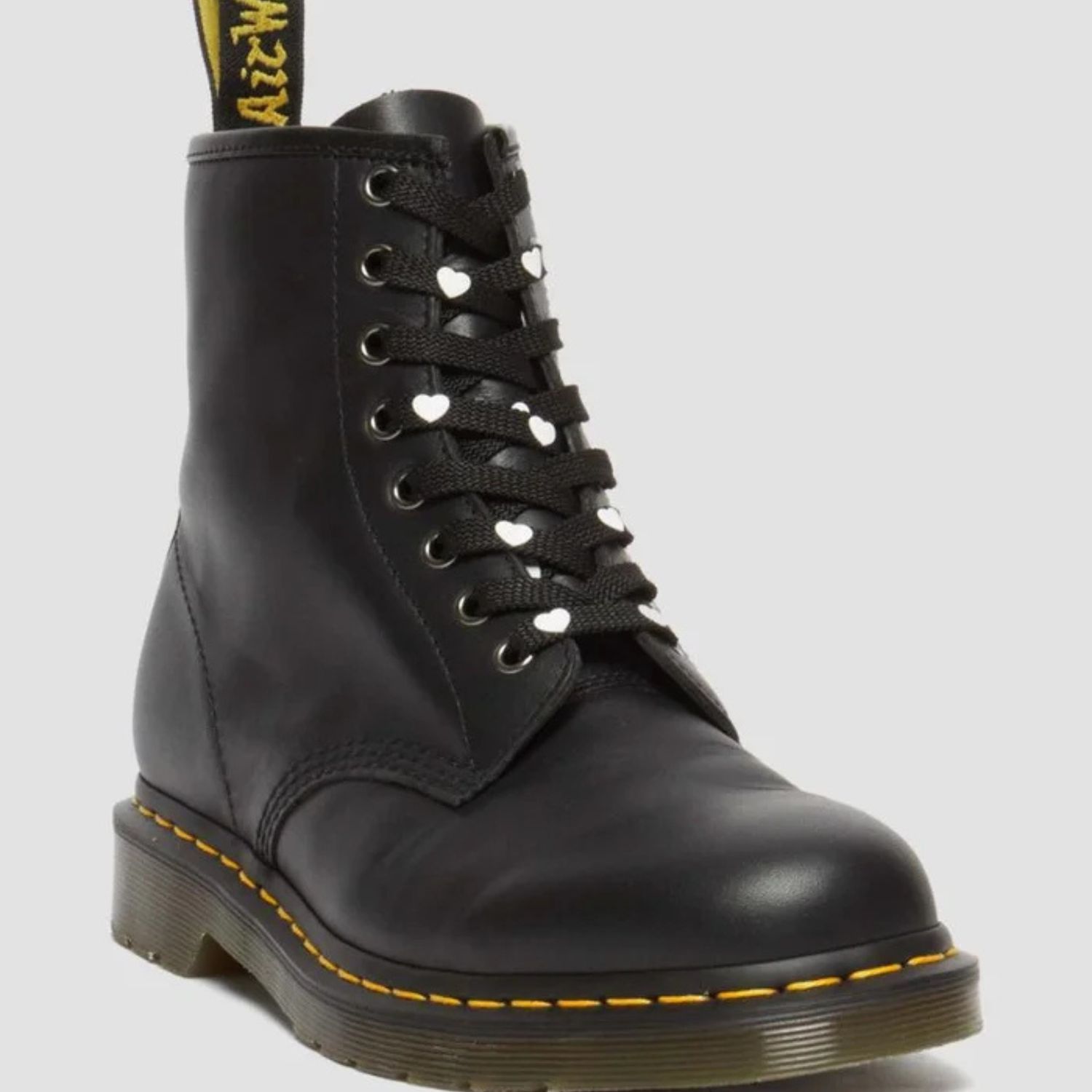 DR MARTEN 140CM 8-10 EYE FLAT HEART LACES- BLACK
