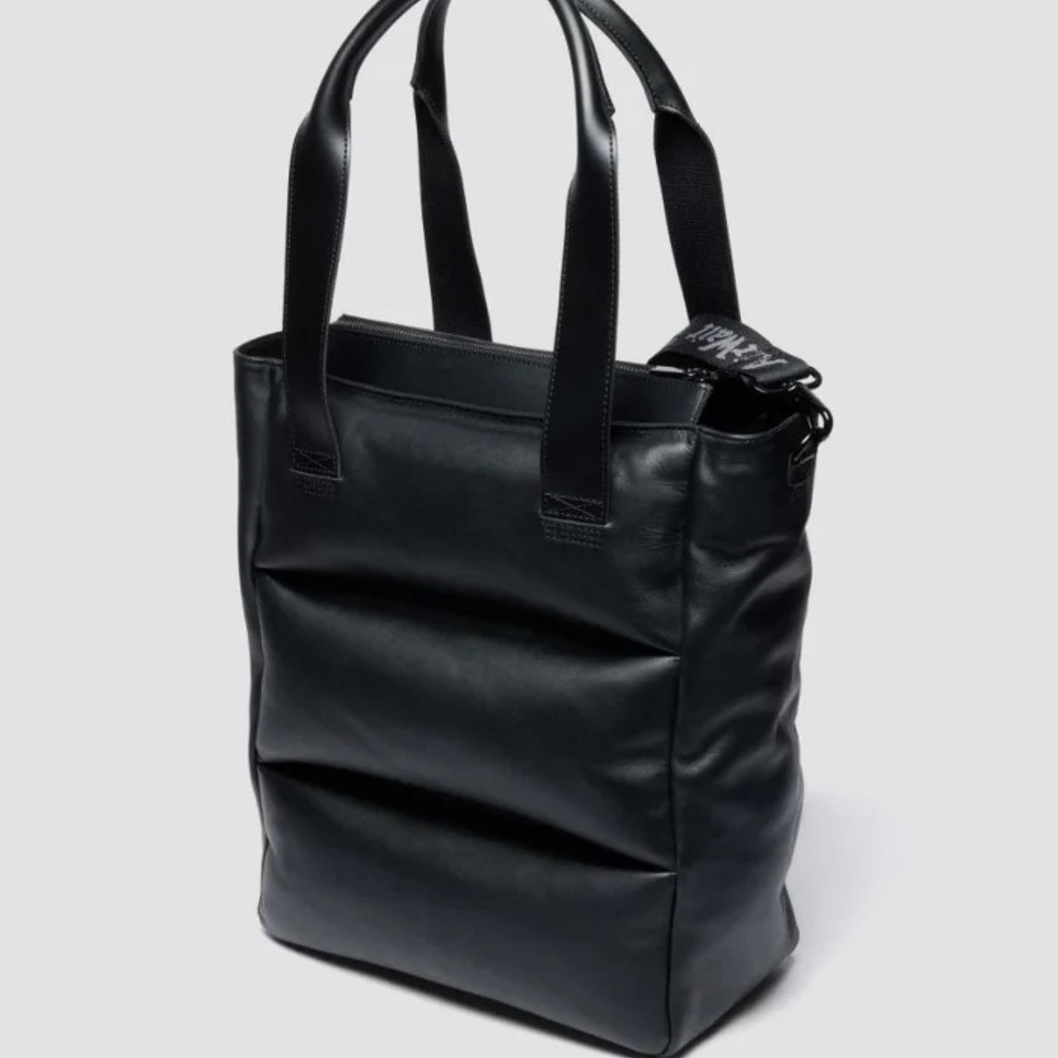 DR MARTENS TOTE BAG- BLACK SENDAL