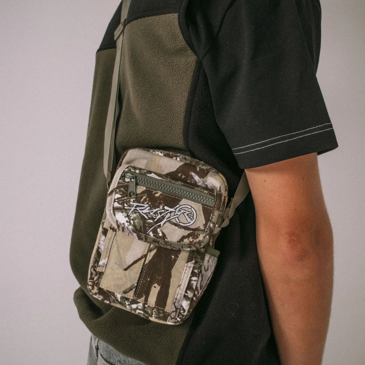 RUSTY MENS RAMBO CAMO CROSSBODY BAG - CAMO 1