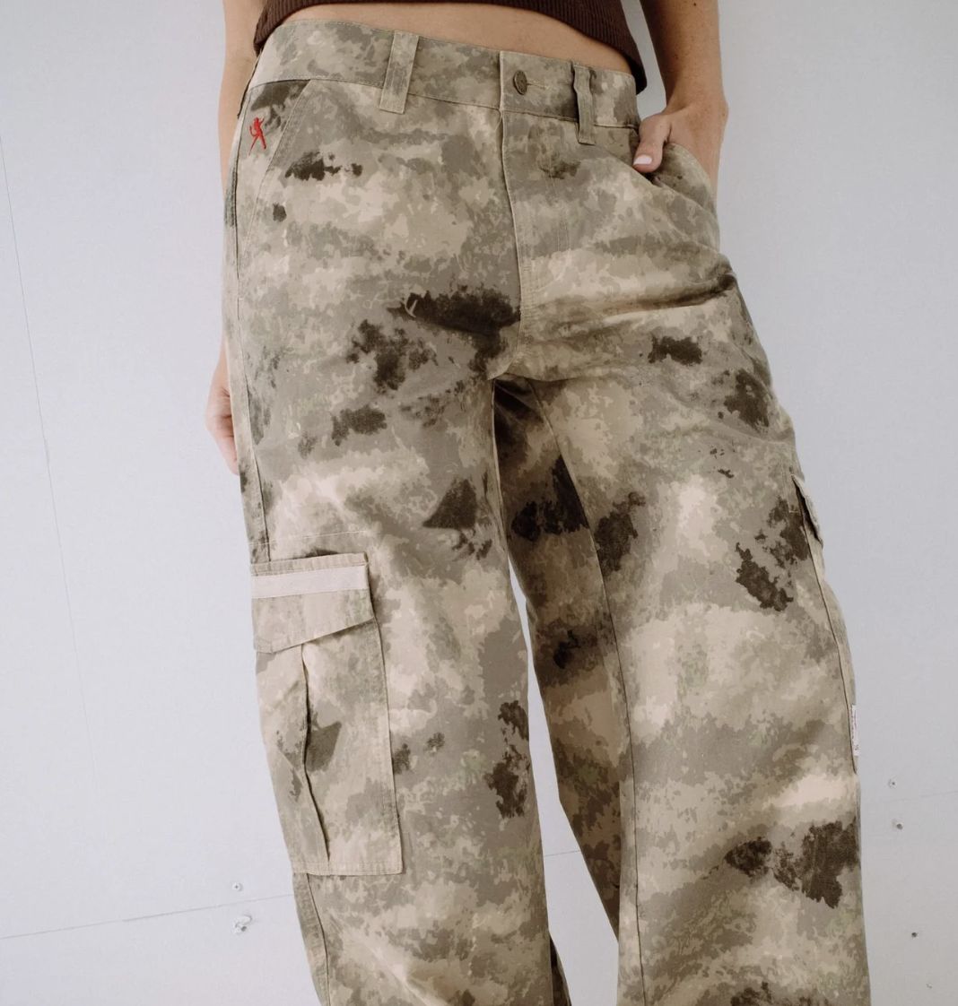 RUSTY WOMENS CAMOOZY LOW RISE CARGO PANT - CAMO