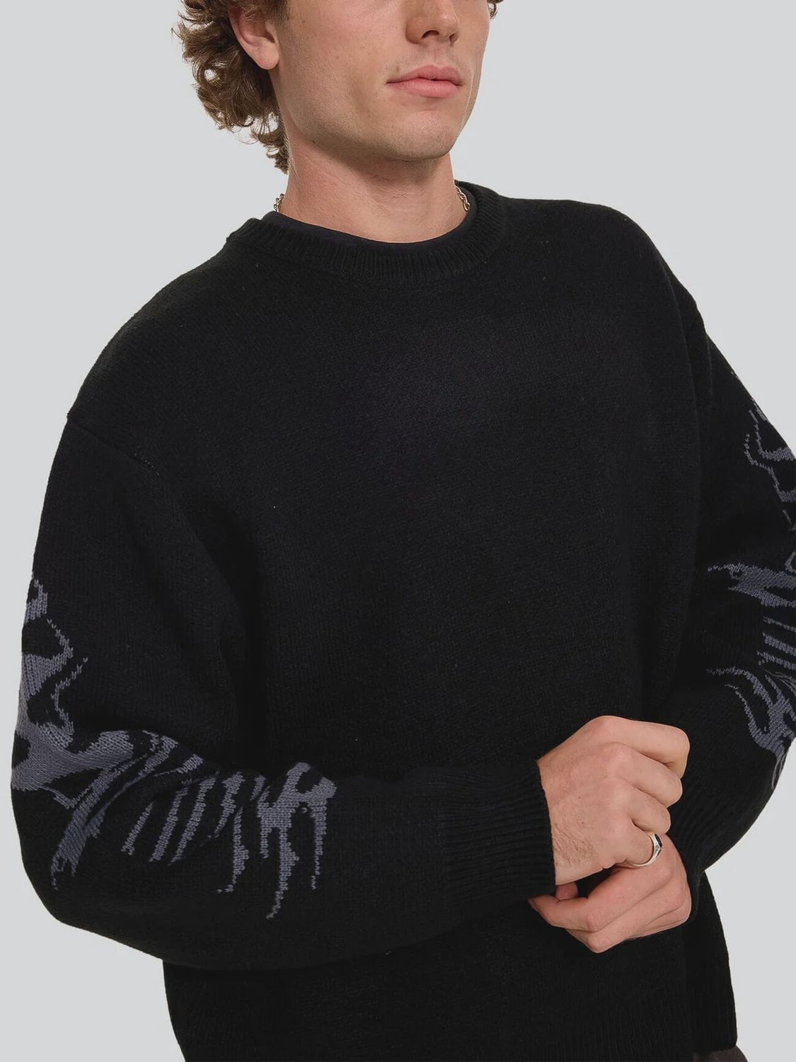 THRILLS MENS NIGHT PETAL BOX FIT CREW CROPPED KNIT - WASHED BLACK