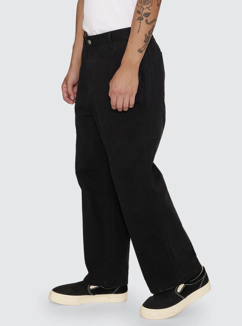 THRILLS MENS STAGGER BIG SLACKER CROPPED PANT - BLACK