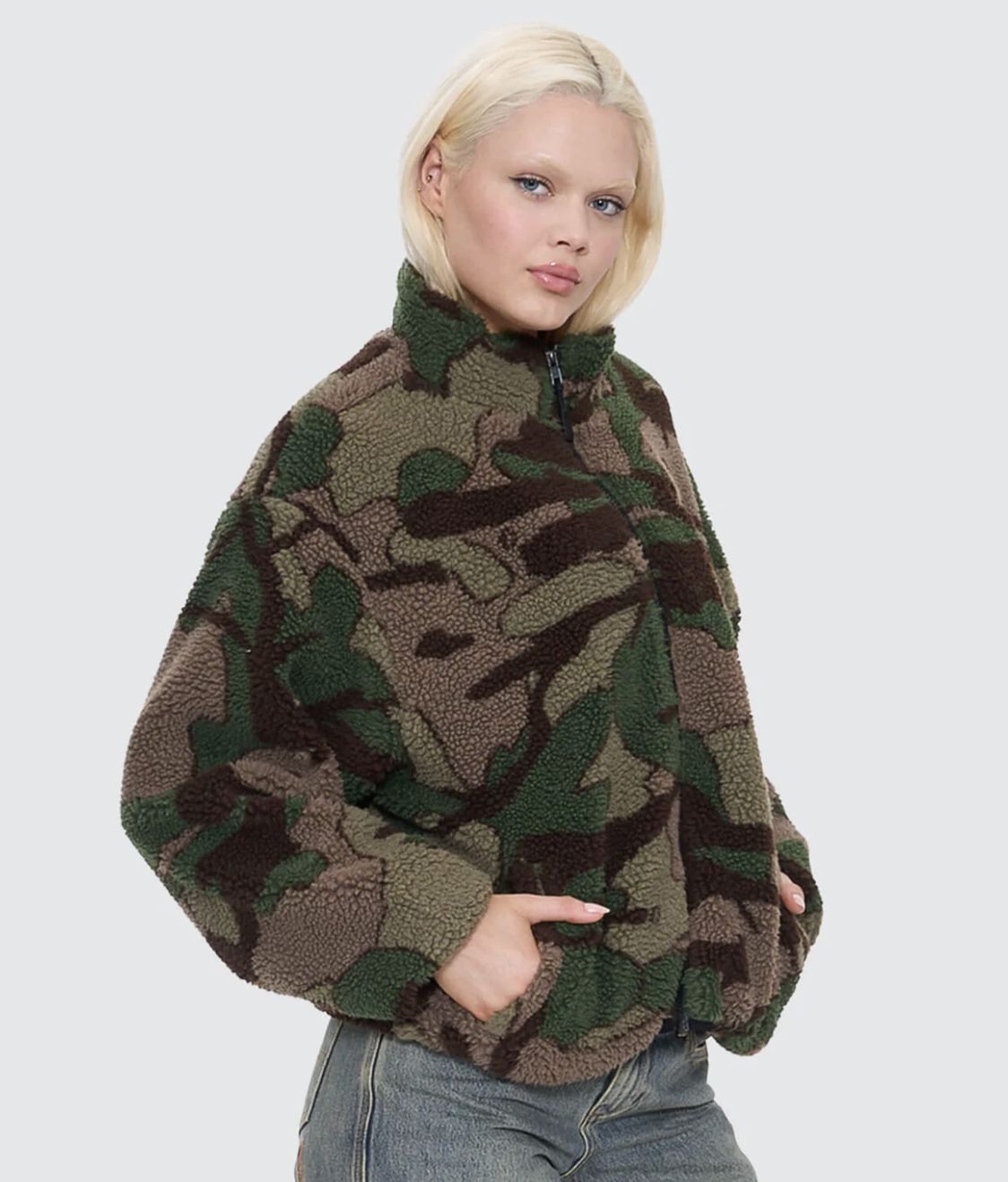 WORSHIP WOMENS PLAIN SIGHT ZIP THROUGH SHERPA FLEECE - CAMO GREEN